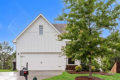 128 Hood Park Dr, Newnan, GA, 30265-6151 | Card Image