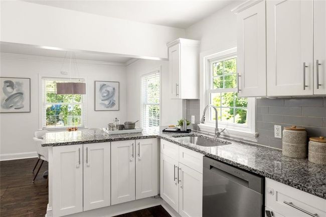1170 Westmont Rd Sw, House other with 3 bedrooms, 2 bathrooms and null parking in Atlanta GA | Image 7