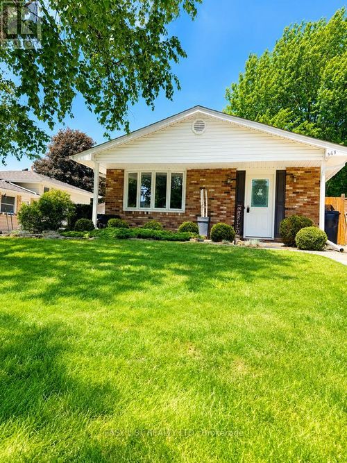 565 Plympton Street, Plympton-Wyoming (Plympton Wyoming), ON, N0N1T0 | Card Image