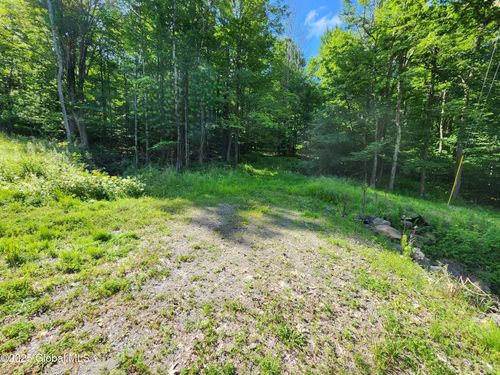 140 Roaser Rd, Sand Lake, NY, 12153-2115 | Card Image