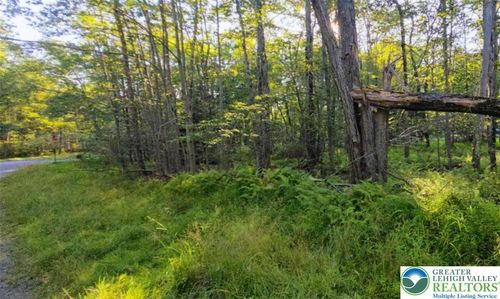 260 Pontiac Path, Pocono Lake, PA, 18347-8082 | Card Image