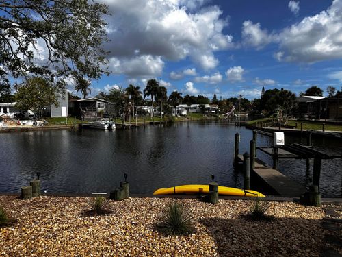 121 Se Paradise Pl, Stuart, FL, 34997-7327 | Card Image