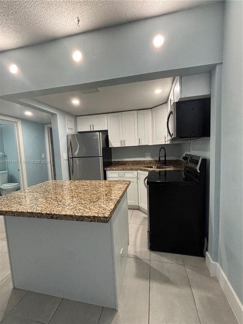 apt-103-260 S Cypress Rd, Pompano Beach, FL, 33060-7034 | Card Image