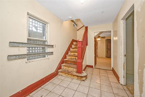 20 E Roosevelt Ave, Roosevelt, NY, 11575-1117 | Card Image