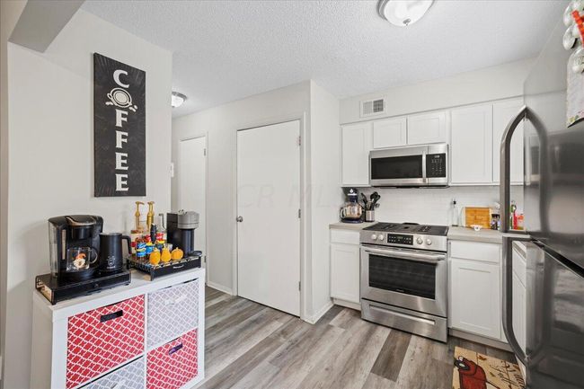 6121 Stornoway Dr S, Condo with 2 bedrooms, 2 bathrooms and null parking in Columbus OH | Image 7