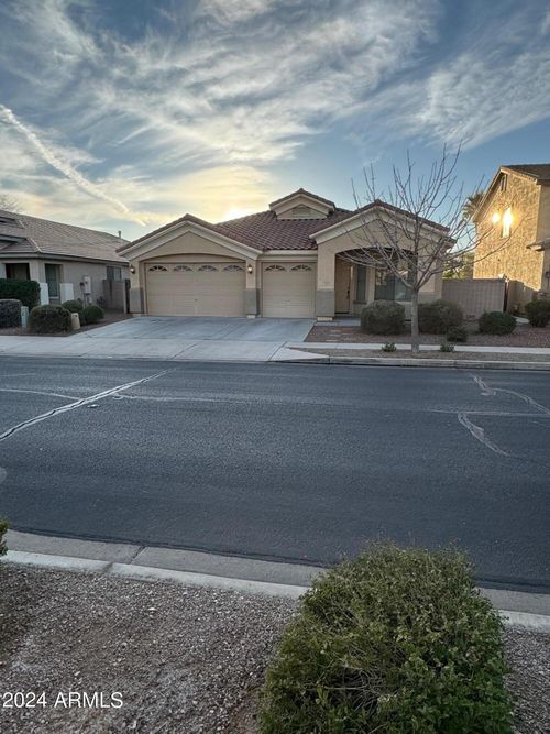 7206 N 88th Ln, Glendale, AZ, 85305-6911 | Card Image