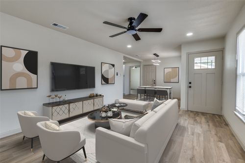 525 Harmon Rd, Hurst, TX, 76053-6712 | Card Image