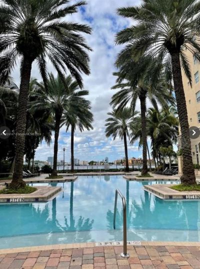 4109 - 17145 N Bay Rd, Condo with 1 bedrooms, 1 bathrooms and null parking in Sunny Isles Beach FL | Image 1