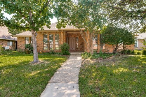 2505 Copper Creek Ln, Carrollton, TX, 75006-2026 | Card Image