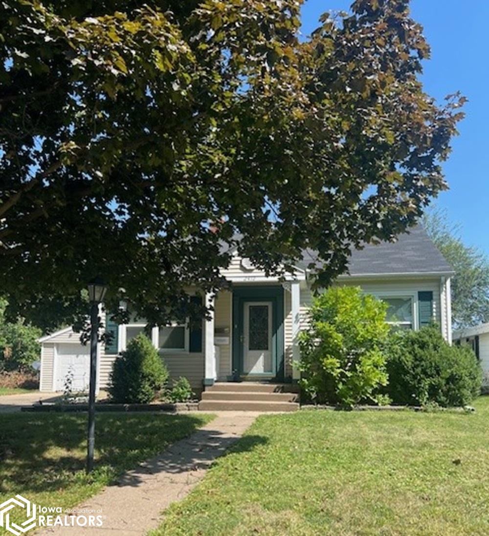 Burlington Ave, Burlington, IA 52601