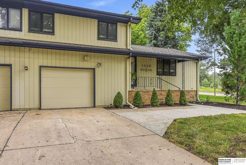 1926 N 93rd St, Omaha, NE, 68114-1325 | Card Image