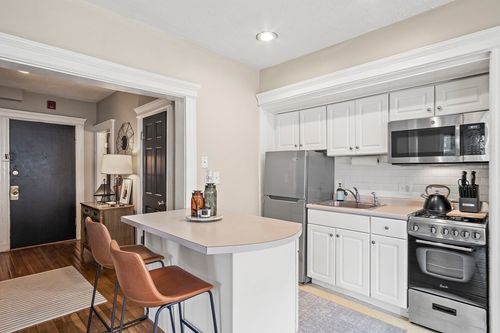 apt-104-285 Lynn Shore Dr, Lynn, MA, 01902-4914 | Card Image