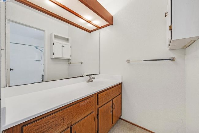 127 Temescal Cir, Townhouse with 2 bedrooms, 2 bathrooms and null parking in Emeryville CA | Image 19