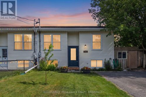 152 Purdy Rd, Bath, ON, K0H1G0 | Card Image