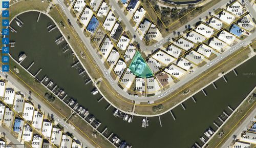 152-777 N Green Cir, VENICE, FL, 34285-2942 | Card Image