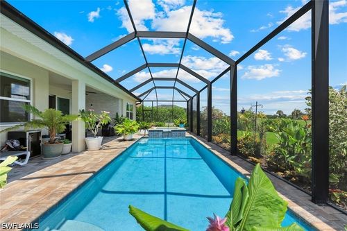 18725 Lake Hammock Dr, NAPLES, FL, 34114-9022 | Card Image
