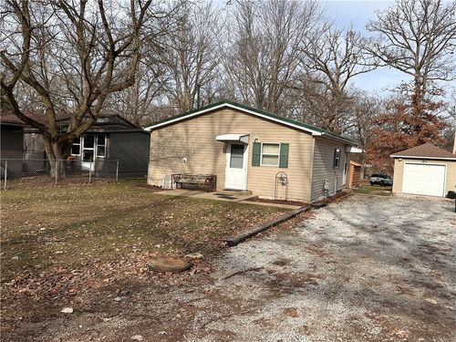 19 Gibson Ln, Pana, IL, 62557-6647 | Card Image