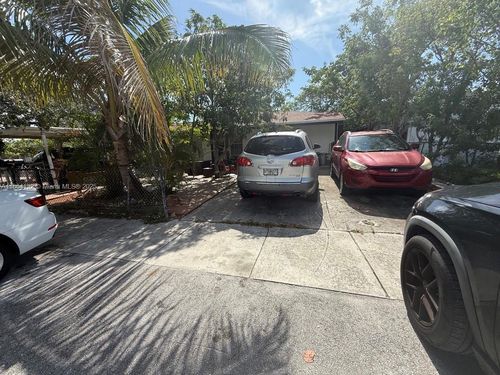 1025 Nw 31st Ave, Miami, FL, 33125-3929 | Card Image