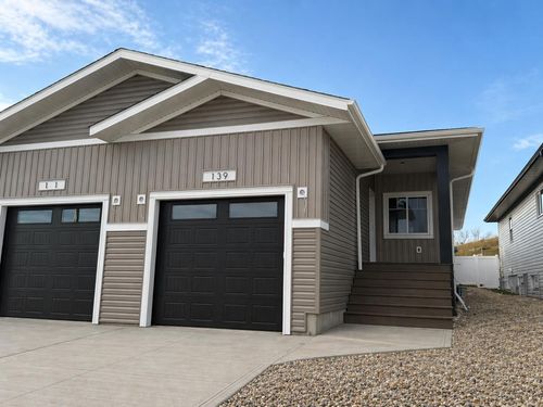 139 Gray Close, Sylvan Lake, AB, T4S0W4 | Card Image