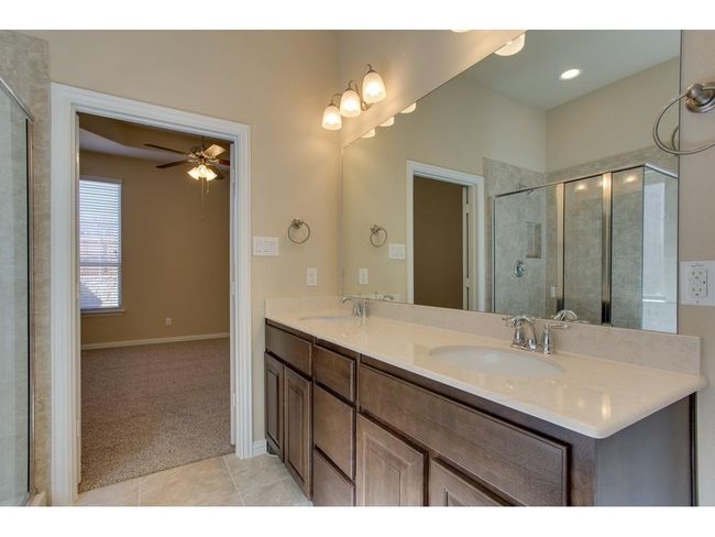 Primary Bathroom | Image 18