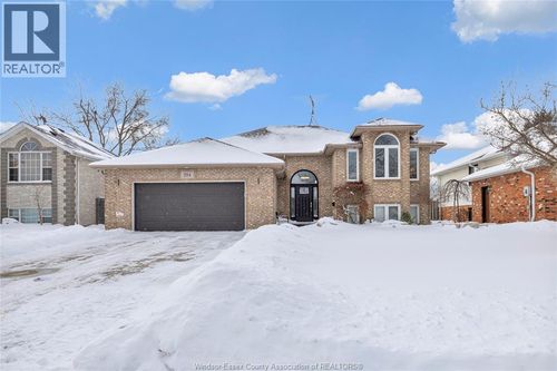 284 Sunnyside Blvd, Lasalle, ON, N9J3J3 | Card Image