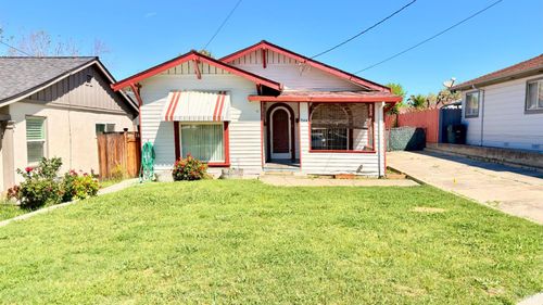 544 B St, Hollister, CA, 95023-4721 | Card Image