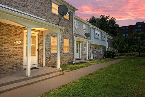 6208 129th St, Grandview, MO, 64030-2633 | Card Image
