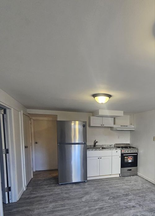 7 Montgomery St, Brentwood, NY, 11717-3308 | Card Image