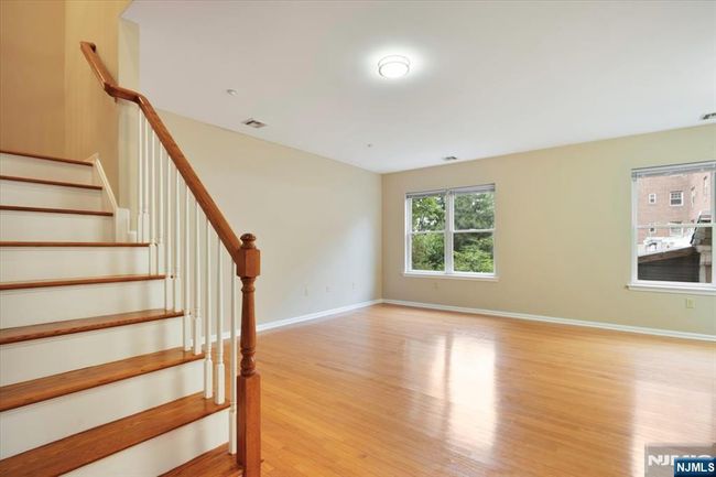 25 Duncan Ave, Condo with 2 bedrooms, 2 bathrooms and null parking in Jersey City NJ | Image 6