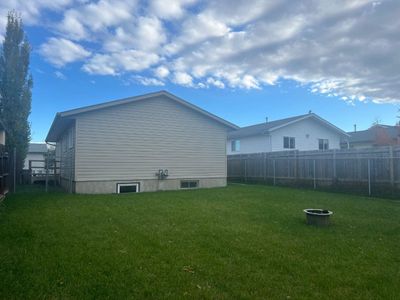 3605 55 Ave, House detached with 5 bedrooms, 2 bathrooms and 4 parking in Whitecourt AB | Image 2