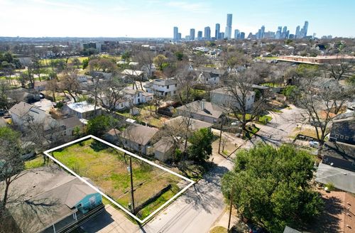 2707 Zaragosa St, Austin, TX, 78702-3930 | Card Image