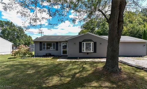 18066 Hillcrest Dr, Lake Milton, OH, 44429-9728 | Card Image