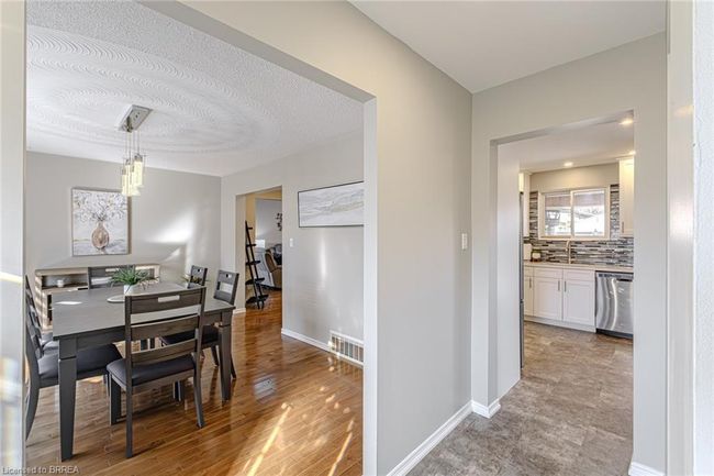 125 Woodlawn Ave, House other with 4 bedrooms, 2 bathrooms and 3 parking in Brantford ON | Image 12