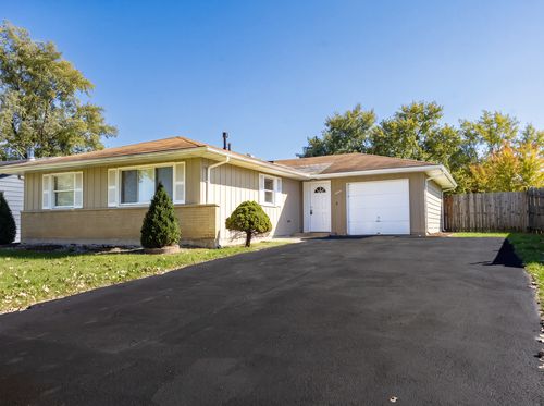 17751 Hillcrest Dr, Country Club Hills, IL, 60478-4930 | Card Image