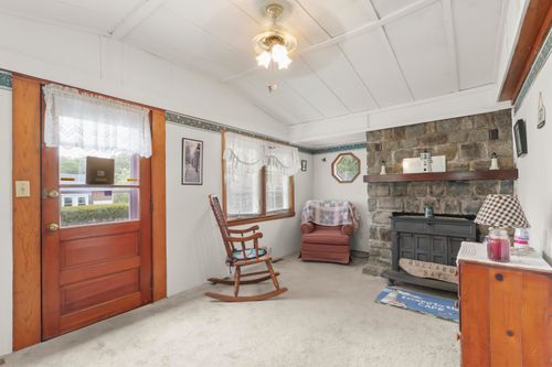43 Butler St, Buzzards Bay, MA, 02532-4429 | Card Image