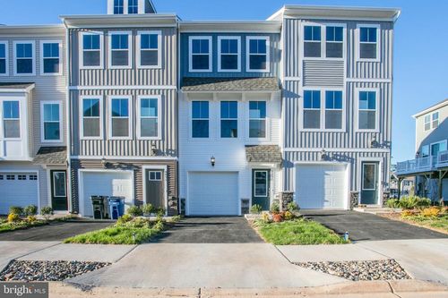 8892 Queensferry Rd, MANASSAS, VA, 20112-2463 | Card Image