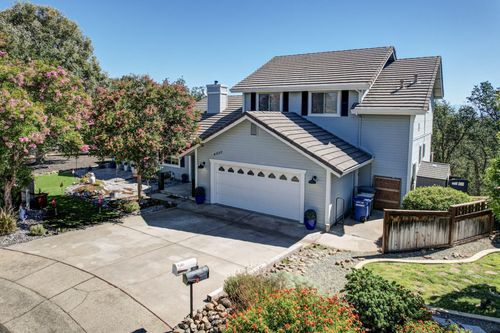 4207 Frances Dr, Redding, CA, 96001-3715 | Card Image