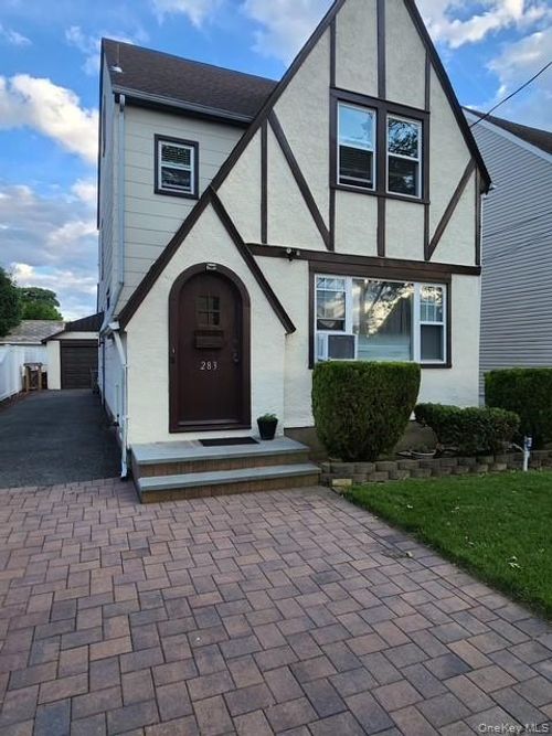 2nd-floor-283 Houston Ave, Mineola, NY, 11501-1407 | Card Image