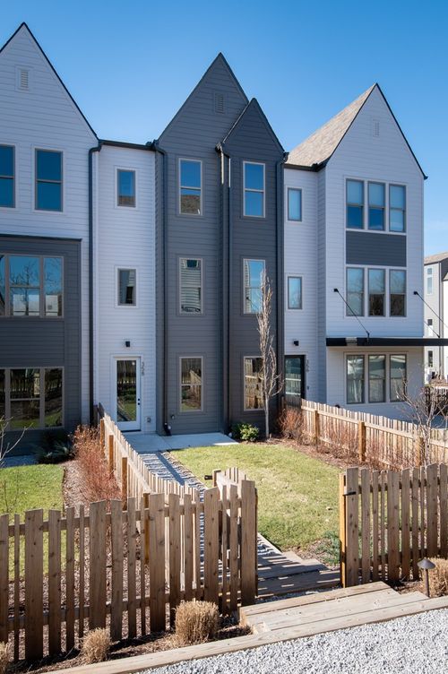 358 E Village Ln, Nashville, TN, 37216-2542 | Card Image