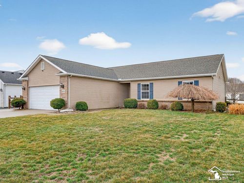 9135 Village Meadows Dr, Temperance, MI, 48182-8810 | Card Image