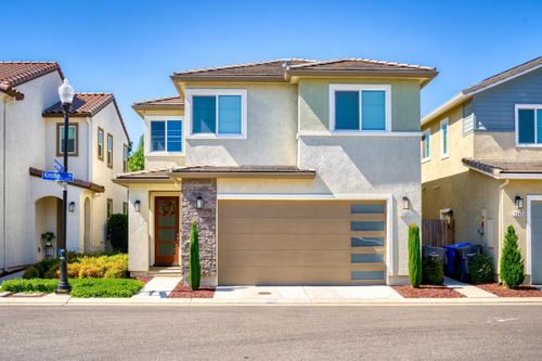 1337 Kinship Dr, Turlock, CA, 95382-8010 | Card Image