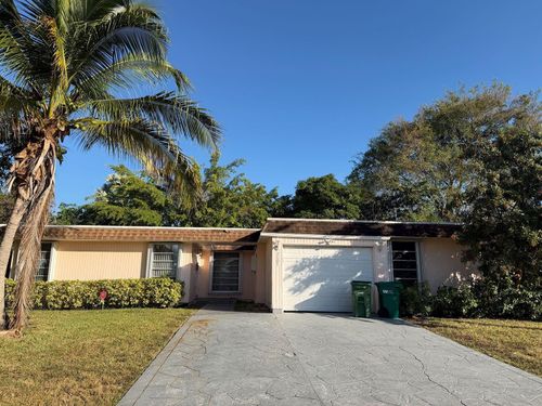 7101 Nw 68th St, Tamarac, FL, 33321-5520 | Card Image