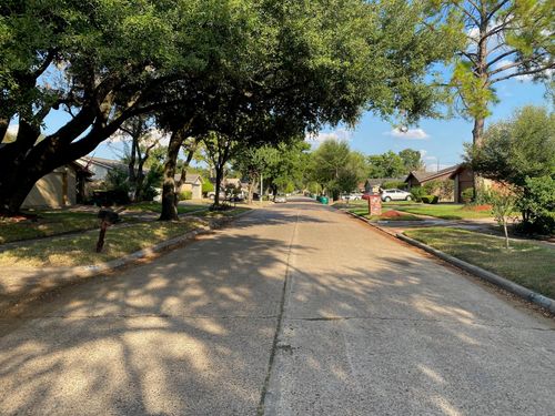 5638 Hickory Forest Dr, Houston, TX, 77088-2808 | Card Image