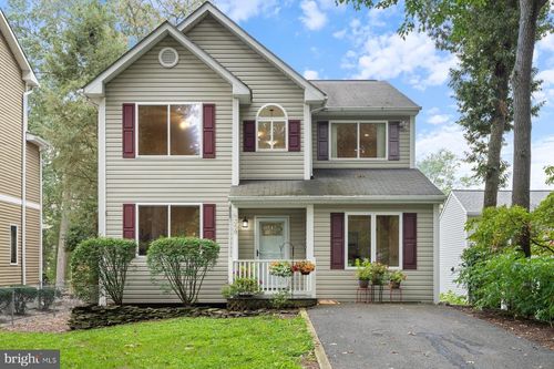 359 Valley Stream Rd, Severna Park, MD, 21146-1339 | Card Image