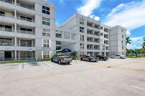 1-204-8201 Nw 8th St, Miami, FL, 33126-3988 | Card Image