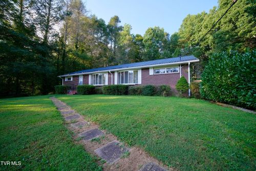 123 Rolling Hills Rd, Erwin, TN, 37650-8902 | Card Image