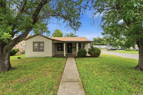 703 E Weinert, Seguin, TX, 78155 | Card Image