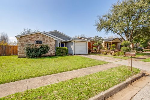 3921 Seven Gables Street, Fort Worth, TX, 76133 | Card Image