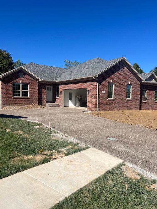 1111 Leawood Dr, Frankfort, KY, 40601-3396 | Card Image