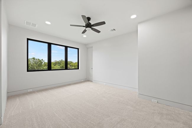 Upstairs bedroom 1 | Image 30
